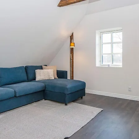 12 Person In Sonder Omme-by Traum * Omme