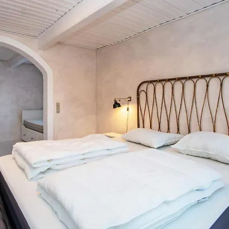 12 Person In Sonder Omme-by Traum Sonder Omme